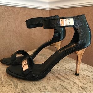 BCBG MAXAZRIA VERO CUOIO SANDALS SIZE 7.5